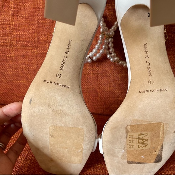Manolo Blahnik // Charona Man Made Pearl Ankle Strap Sandals Size 40 - Picture 12 of 14